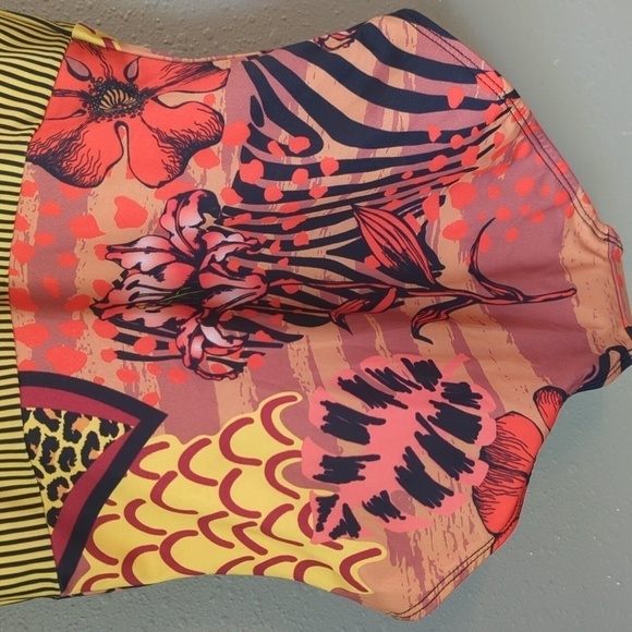 Averie Narelle Retro One-Piece Swimsuit in Rouge Floral & Stripe Recycled XS - Picture 11 of 12